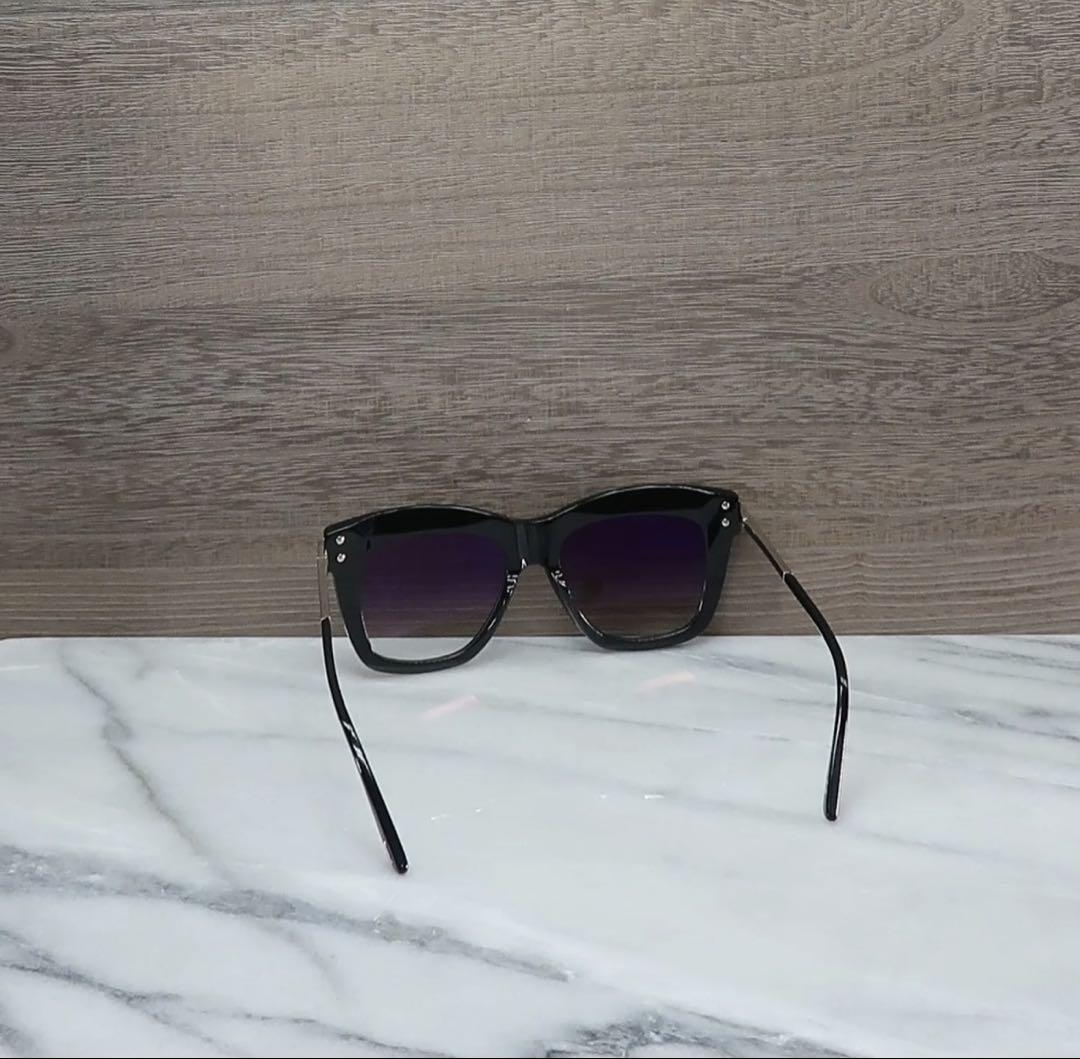 TOM FORD サングラス Dasha TF822