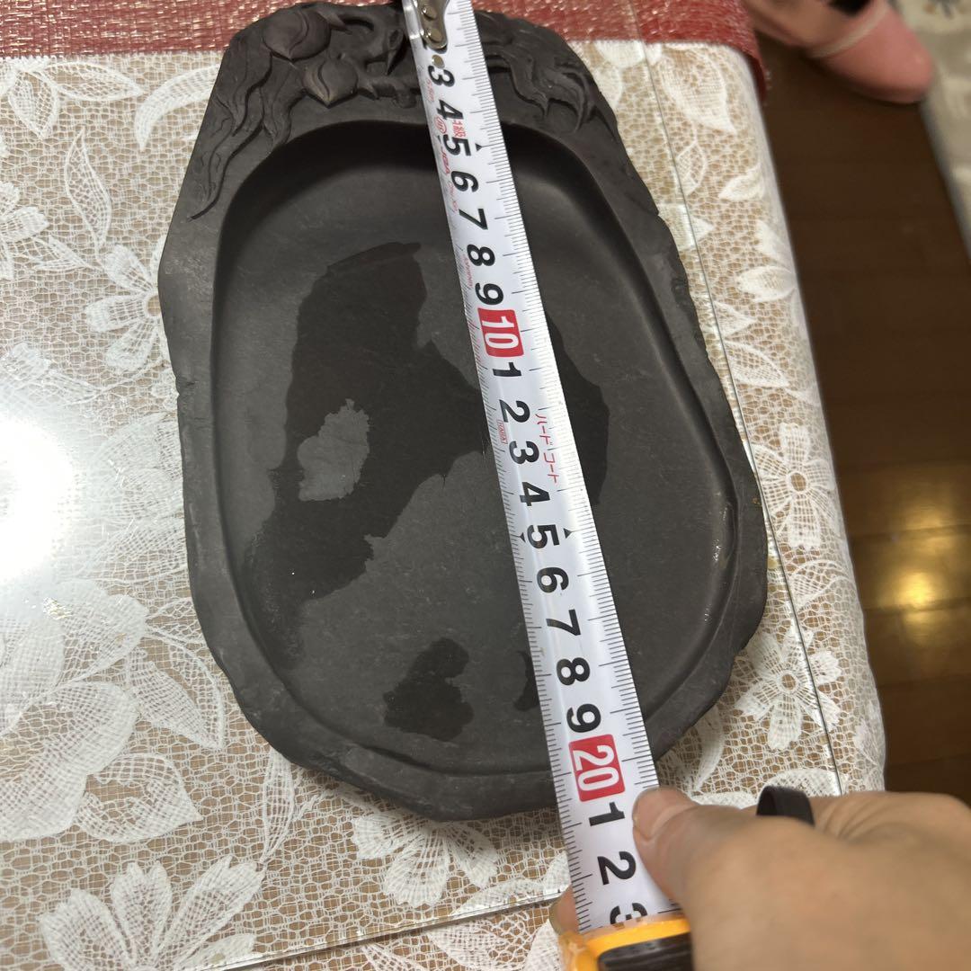 硯，雕刻精美