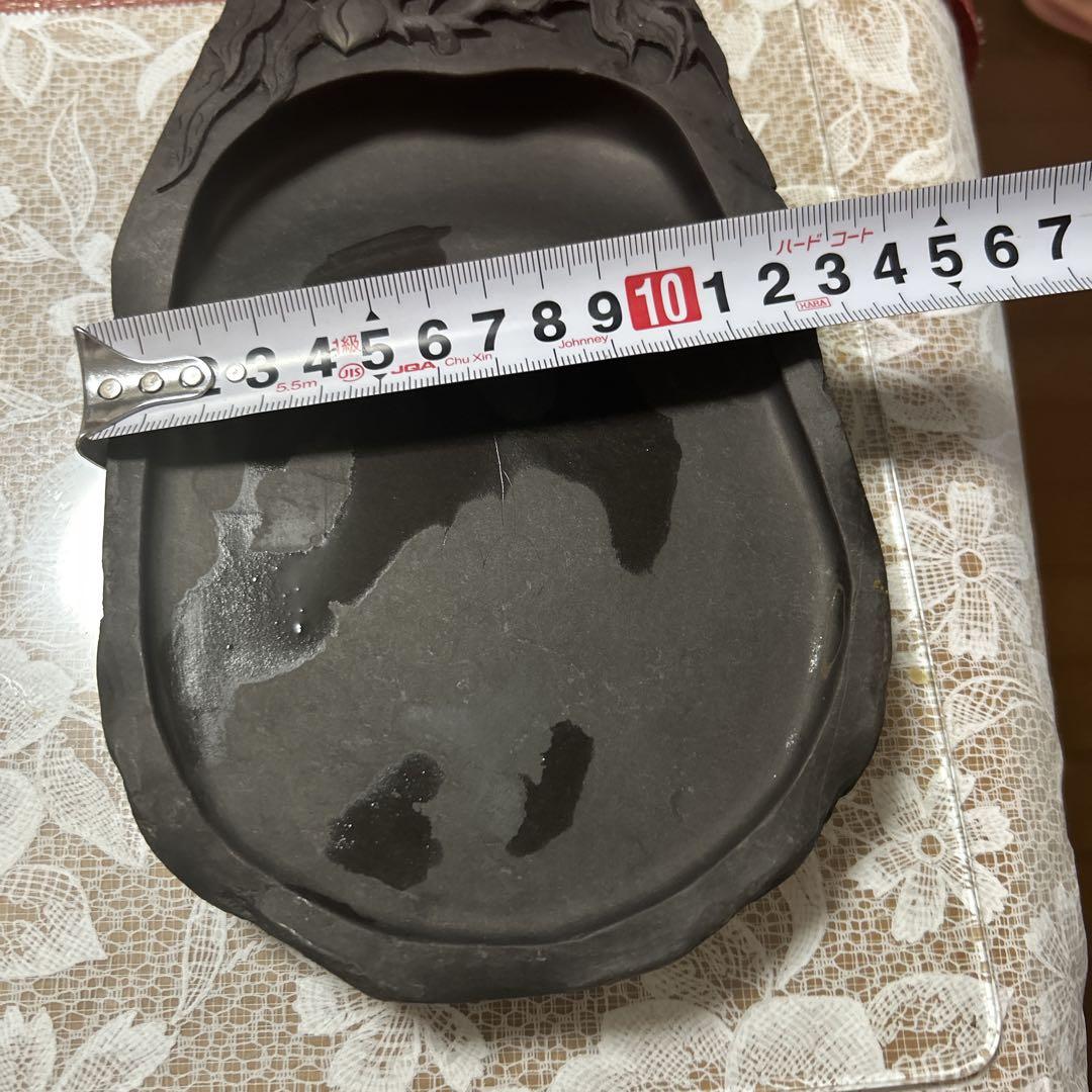 硯，雕刻精美