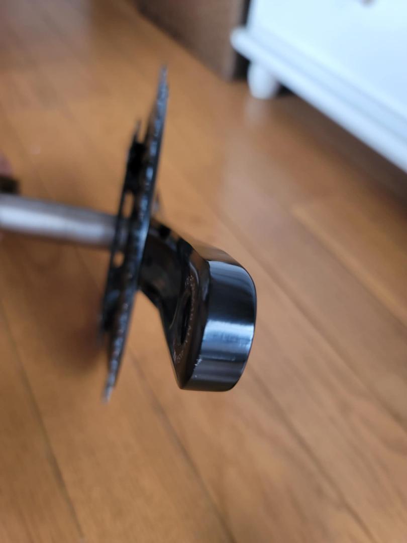 Shimano クランクセットとボトムブラケット