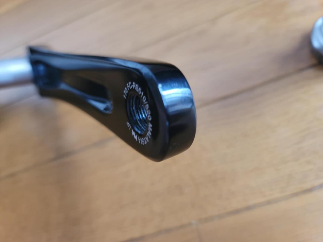 Shimano クランクセットとボトムブラケット