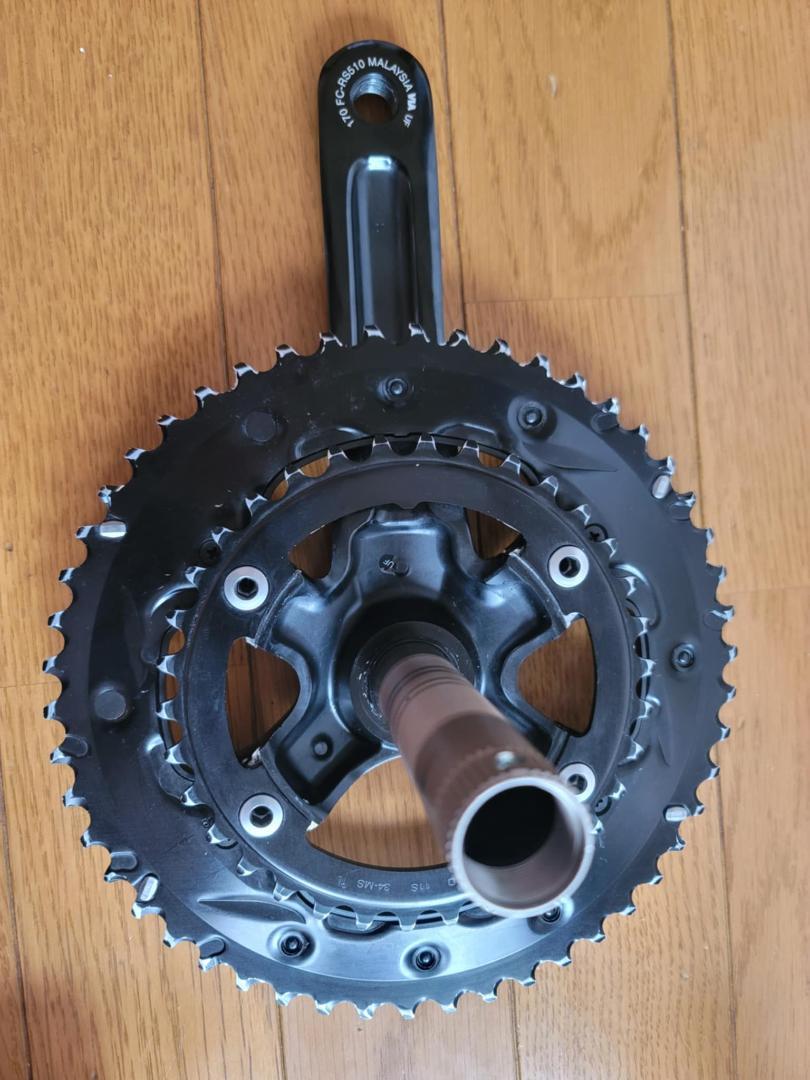 Shimano クランクセットとボトムブラケット