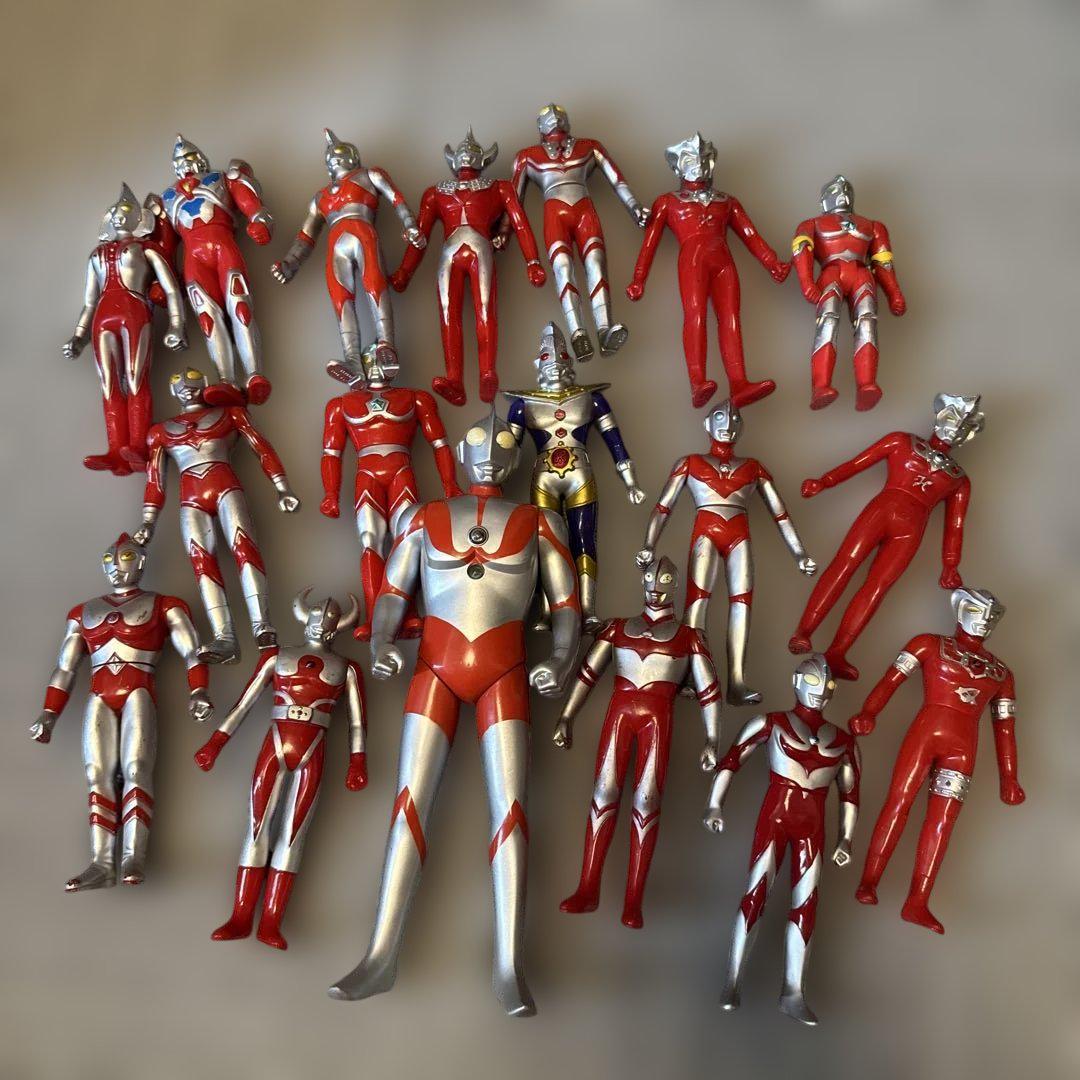 ウルトラマンフィギュア 18体セット ウルトラマン&怪獣❤フィギュア 18体セット 即購入可能 - メルカリ