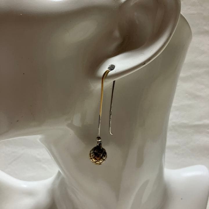 人気ブレゼント!人気ブレゼント!ボッテガヴェネタ シルバー ピアス