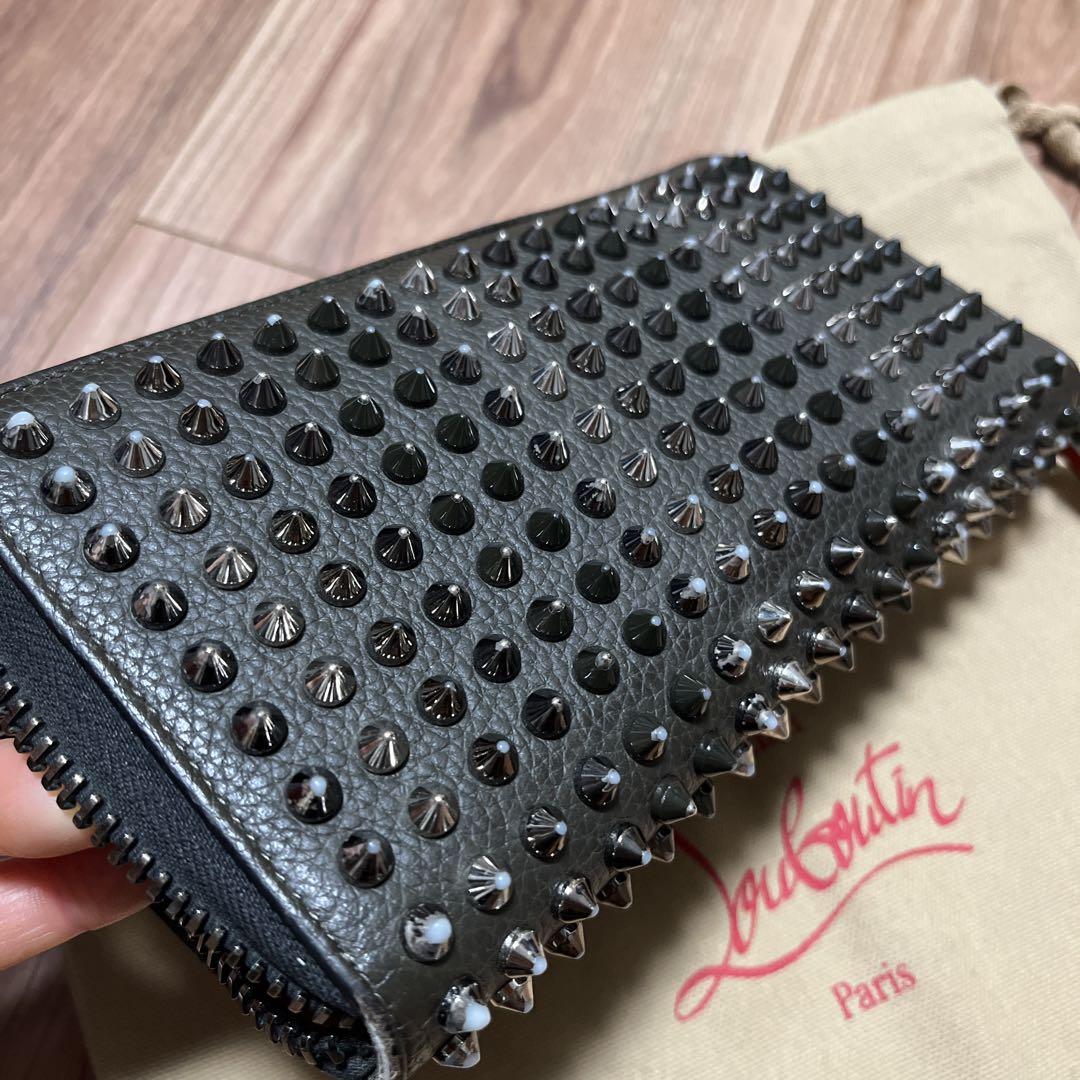 Christian Louboutin スタッズ付き長財布