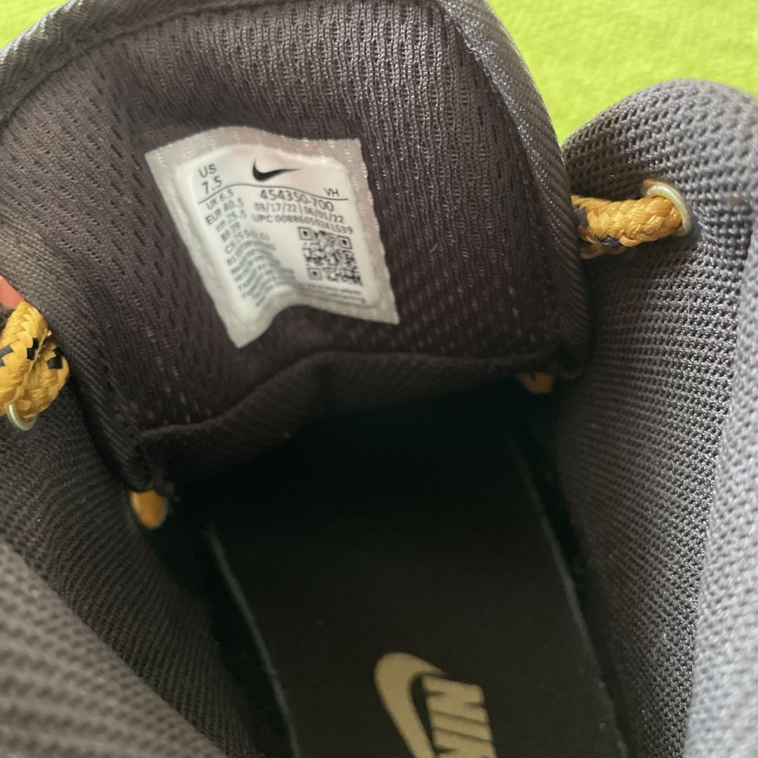 新品　ナイキ　マノア　レザー　25.5
