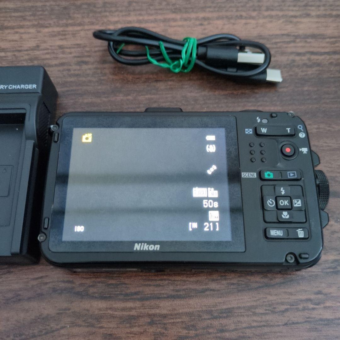 NIKON　クールピクスaw100通電確認しました。充電器お付けします。