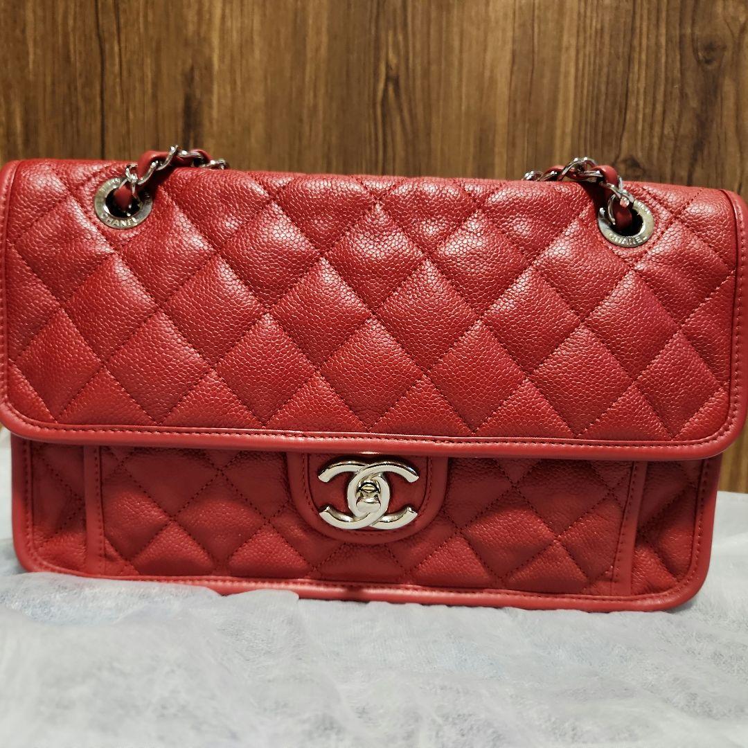 CHANEL レッド キルティング ショルダーバッグ