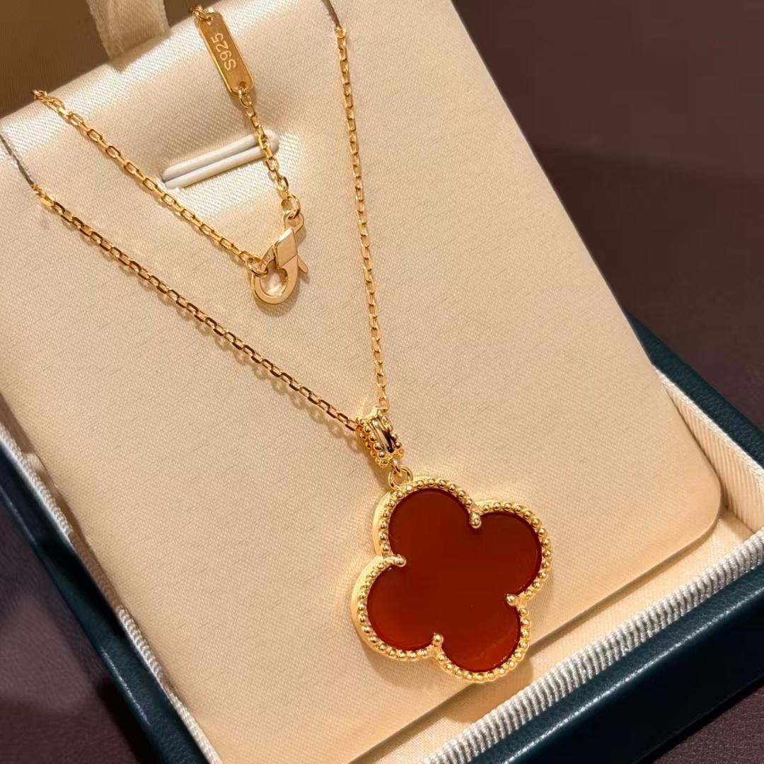 オレンジ クローバー型 ネックレス