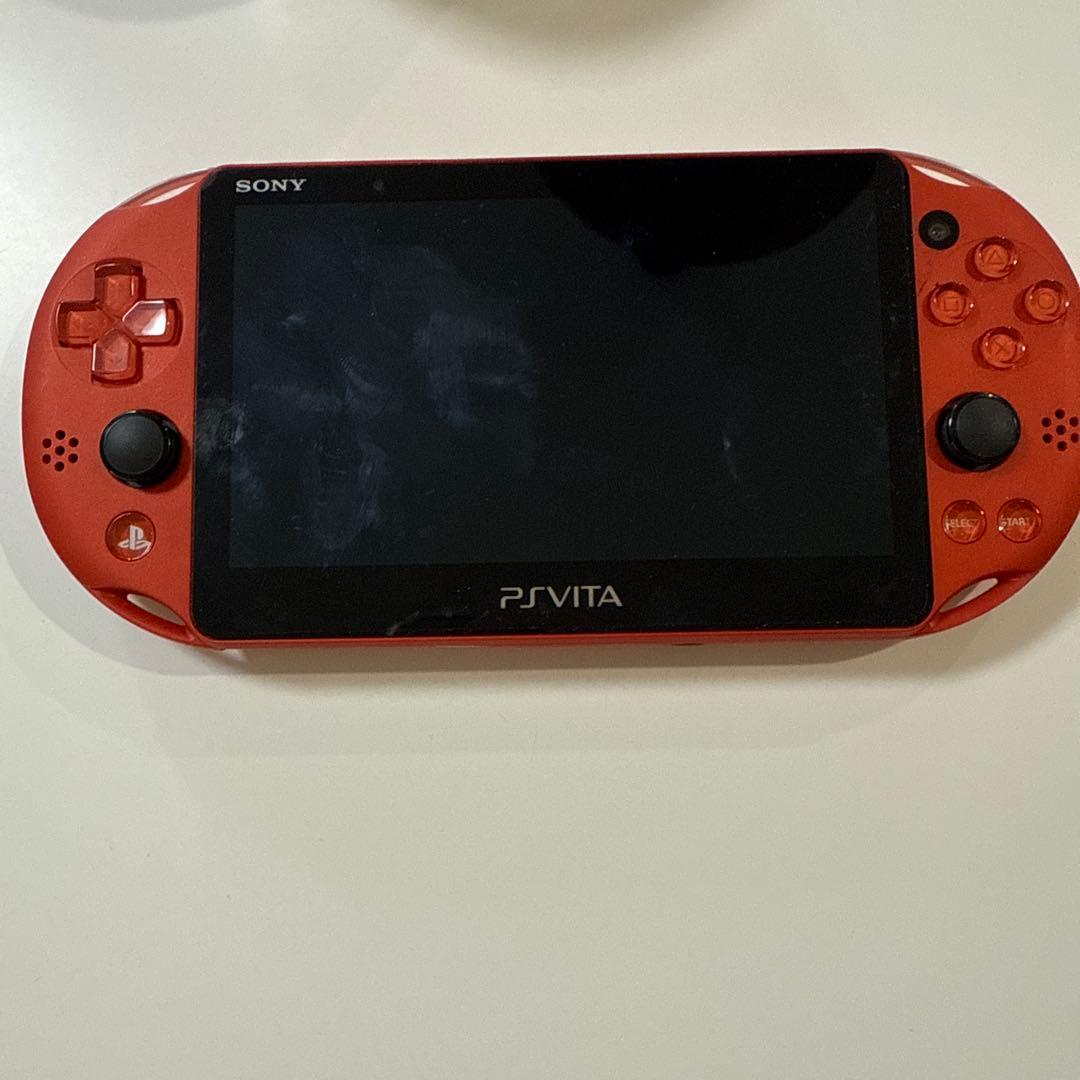 ソニーSONY PS Vita pch-2000 本体とソフトやや傷や汚れあり