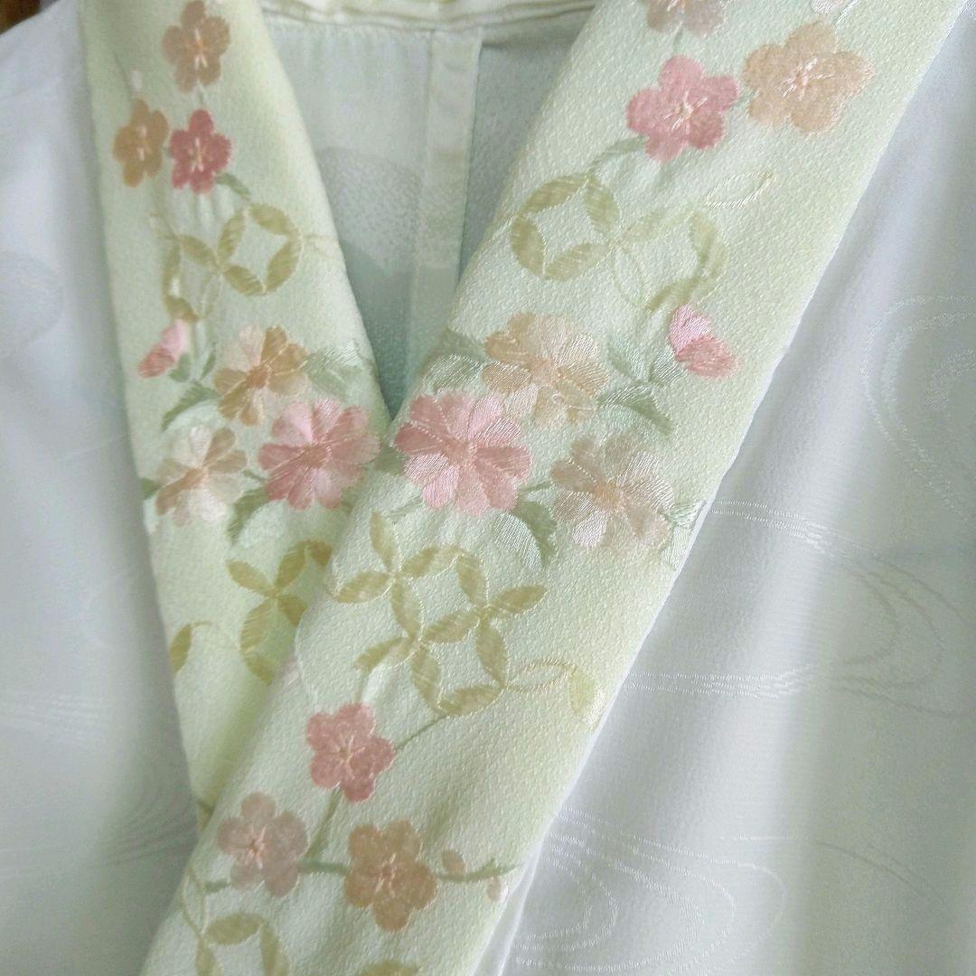 ≪しっかり厚手の洗える長襦袢≫　半衿付き　ちりめん　花柄刺繍　Lサイズ