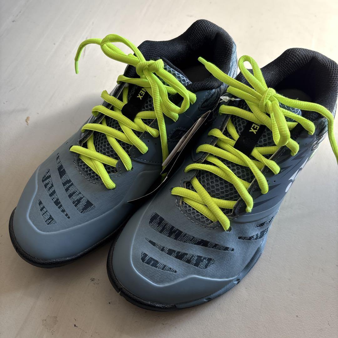 バドミントンシューズ　Yonex 24.5㎝