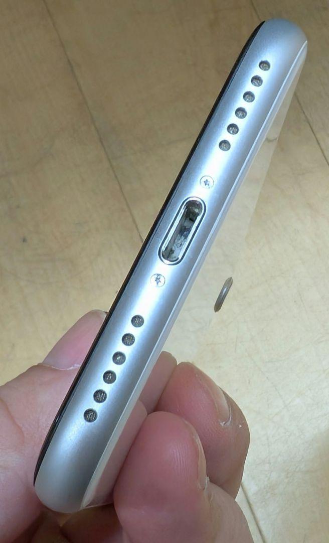 【美品】Apple iPhone SE (第2世代) 64GB ホワイト