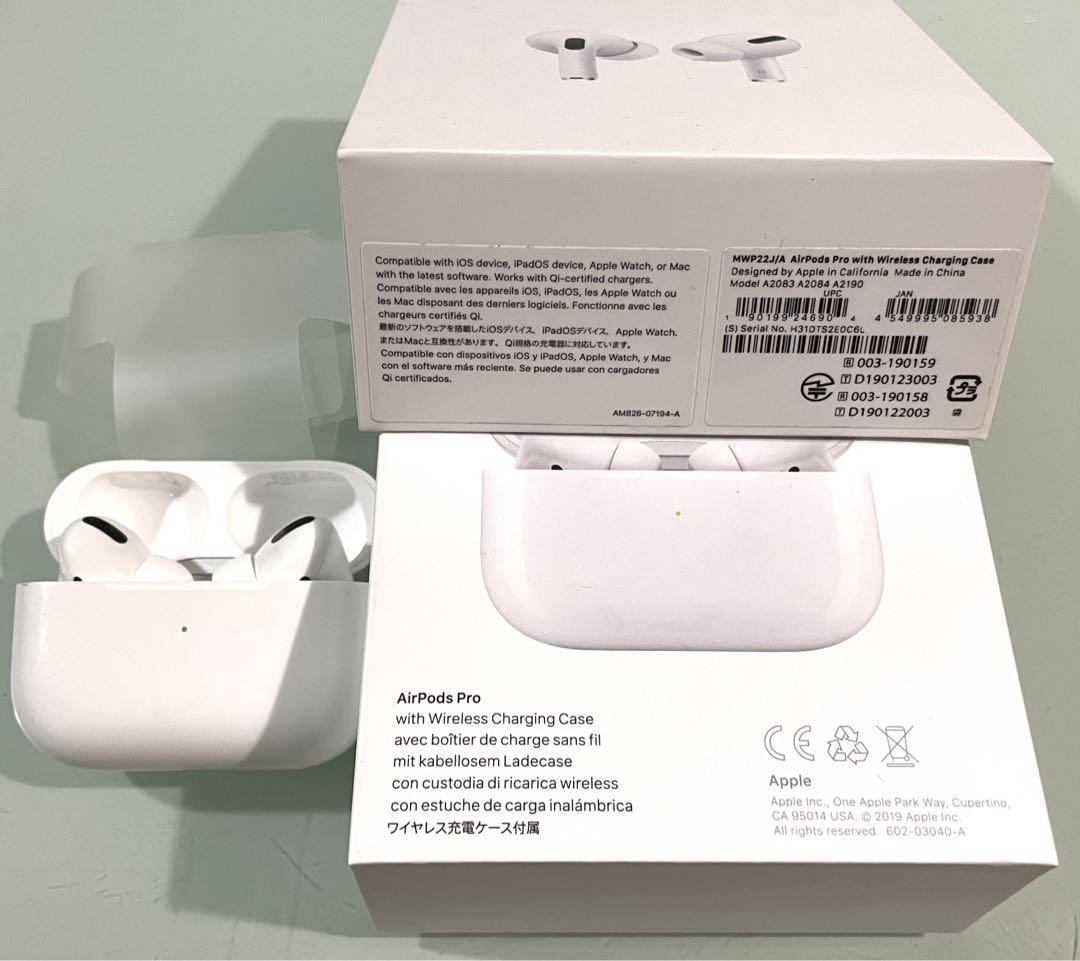 Apple AirPods Pro イヤホン 左右 と ケース のセット - メルカリ Apple AirPods Pro イヤホン 左右 と ケース のセット - メルカリ