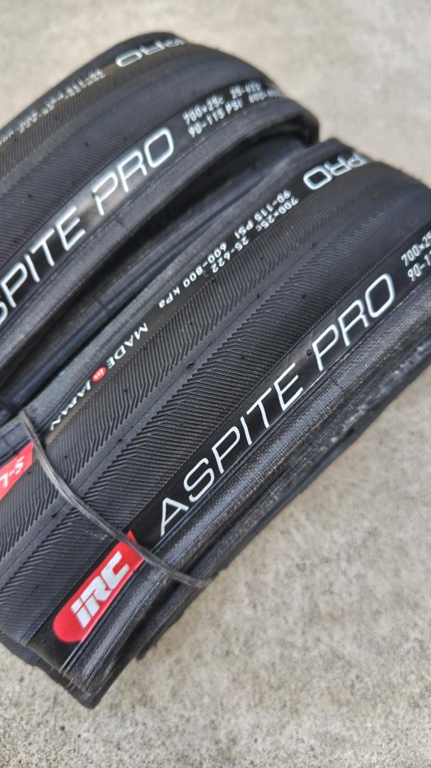 2本 IRC ASPITE PRO S-LIGHT 700x25C クリンチャー
