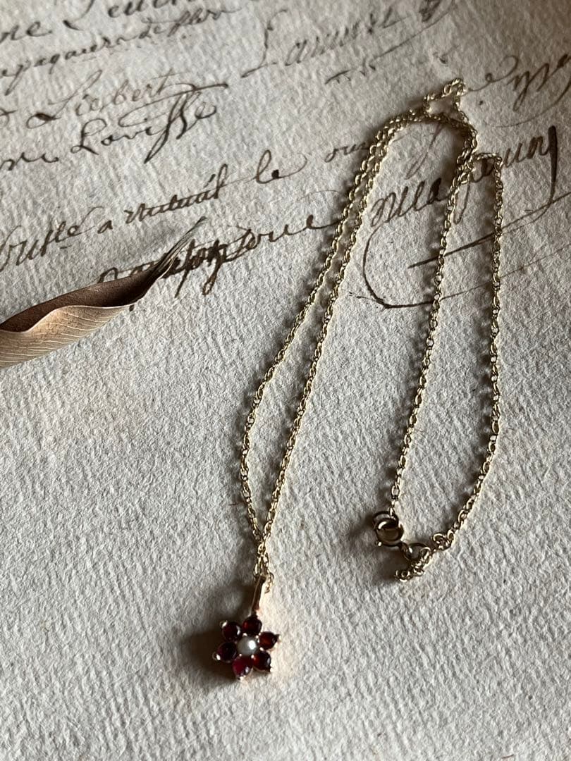 イギリス ヴィンテージ9金 ガーネット&パール ペンダント(チェーン付) 9k イギリス ヴィンテージ9金 ガーネット&パール ペンダント(チェーン付) 9k