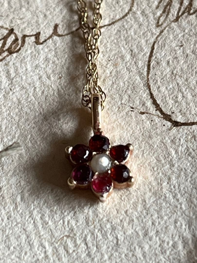 イギリス ヴィンテージ9金 ガーネット&パール ペンダント(チェーン付) 9k イギリス ヴィンテージ9金 ガーネット&パール ペンダント(チェーン付) 9k