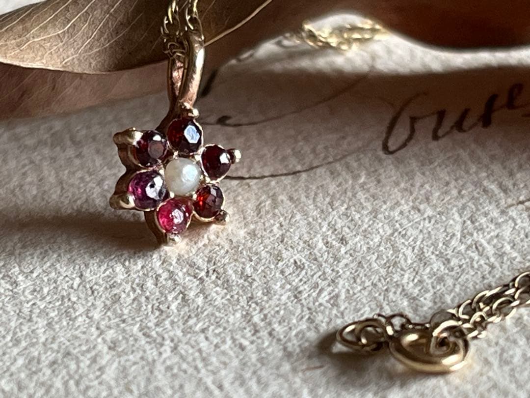 イギリス ヴィンテージ9金 ガーネット&パール ペンダント(チェーン付) 9k イギリス ヴィンテージ9金 ガーネット&パール ペンダント(チェーン付) 9k
