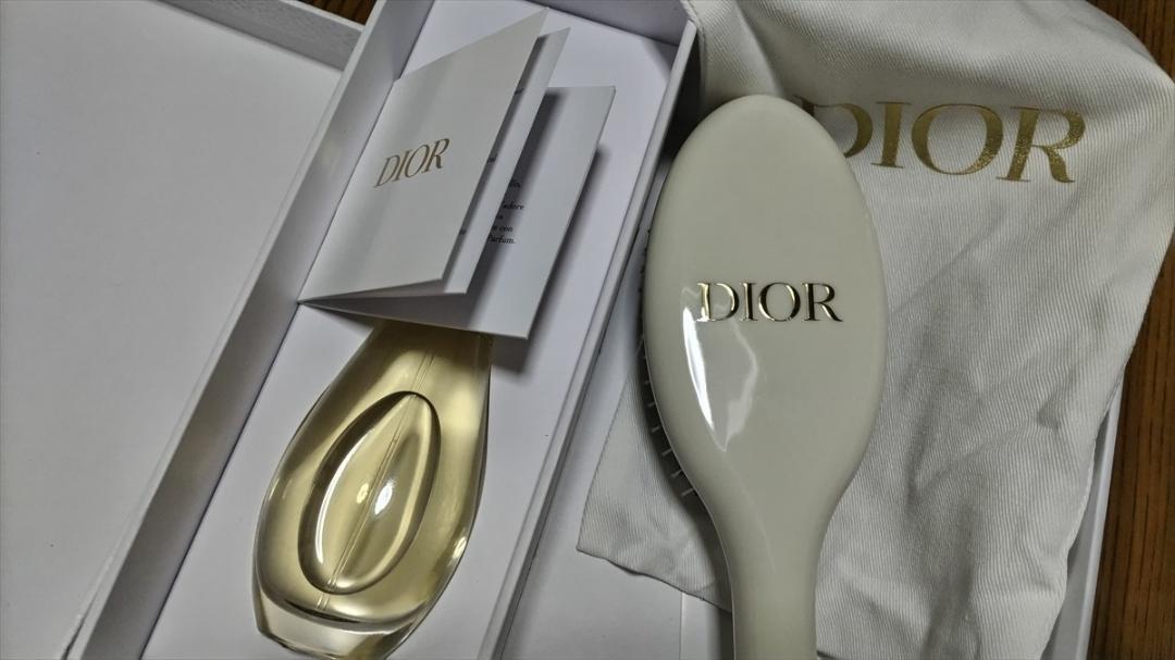 Dior 女性用香水（ヘアミスト）とブラシセット ジャドール ヘア ミスト｜Diorの効果に関する口コミ - 豪華な