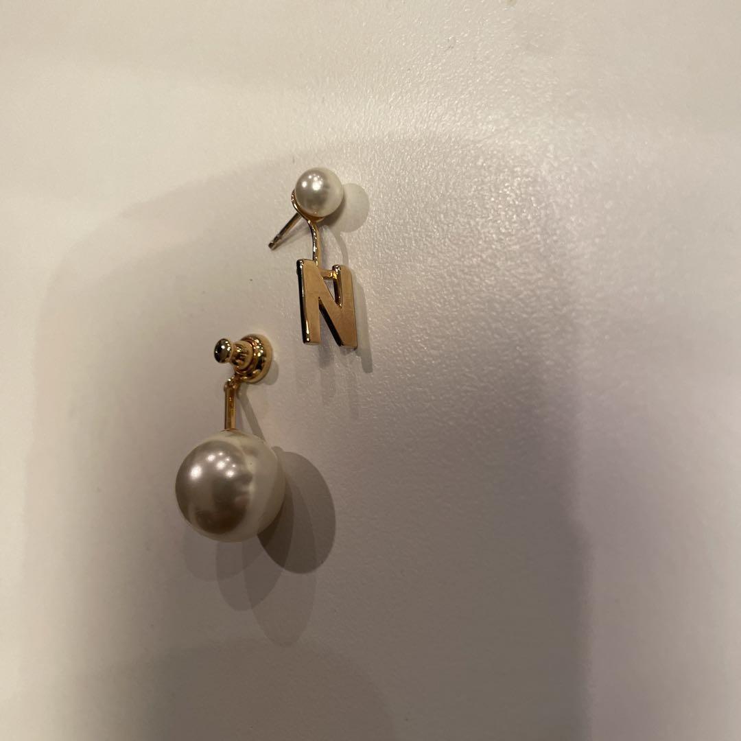 ディオール　片耳ピアス　パールイニシャルN