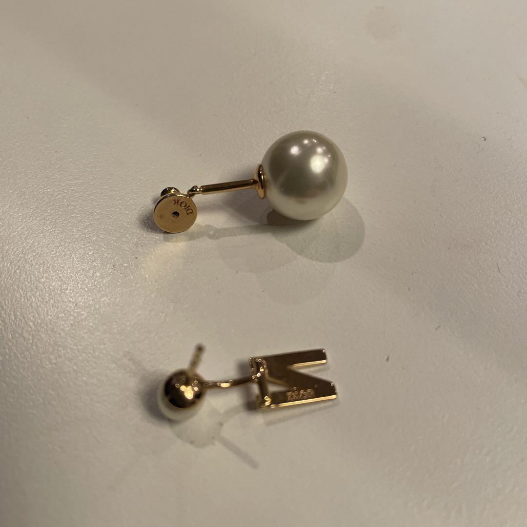 ディオール　片耳ピアス　パールイニシャルN