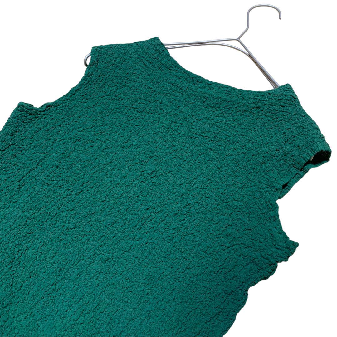 issey miyake ミーバイイッセイミヤケノースリーブカットソー シワ ISSEY MIYAKE - ISSEY MIYAKE イッセイミヤケ PLEATS PLEASE
