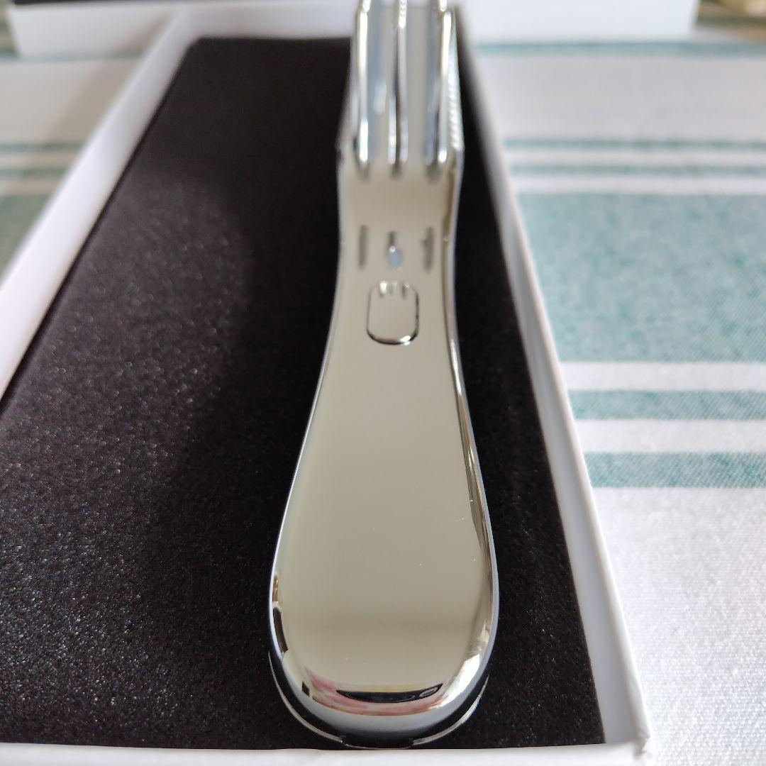 BEAUTY BRUSH