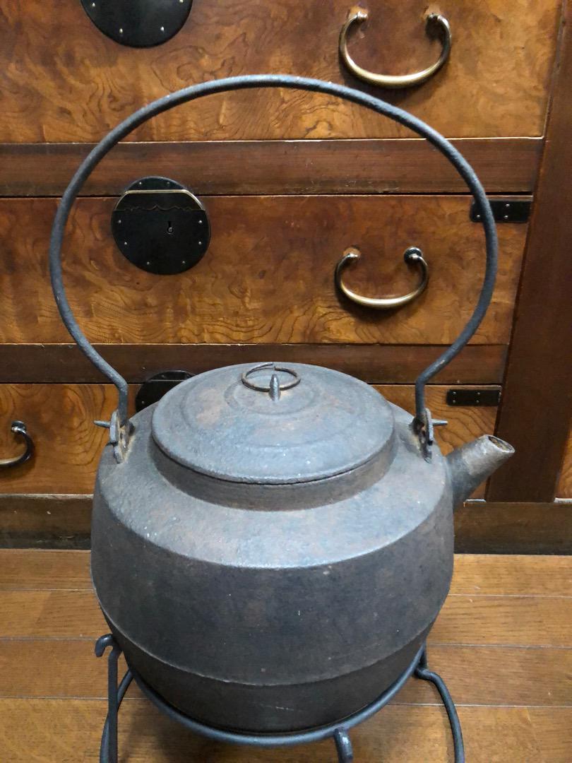 鉄瓶　囲炉裏釜　釣釜　大型鉄瓶　スタンド付き　茶道具