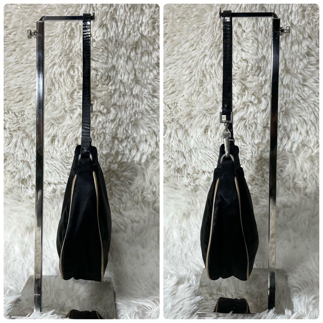 美品 PRADA プラダ アクセサリーポーチ ハンドバッグ ナイロン ブラック 美品 PRADA プラダ アクセサリーポーチ ハンドバッグ ナイロン