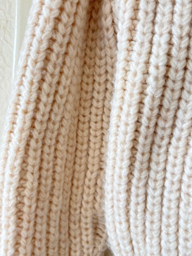 セブンテン クロシェケーブルニットオフホワイト美品 Sサイズ セブンテン クロシェケーブルニットオフホワイト美品 Sサイズ