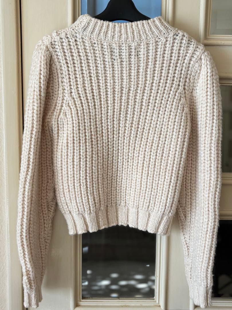 セブンテン クロシェケーブルニットオフホワイト美品 Sサイズ セブンテン クロシェケーブルニットオフホワイト美品 Sサイズ