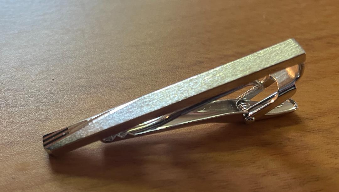 カフスボタンとティバー