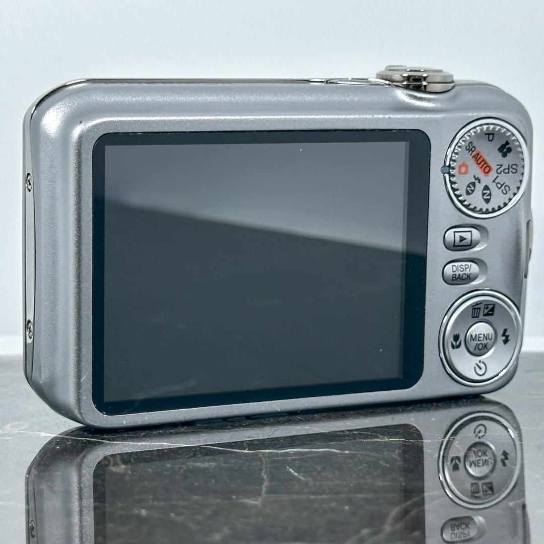 FUJIFILM FINEPIX JX300 フジフイルム シルバー
