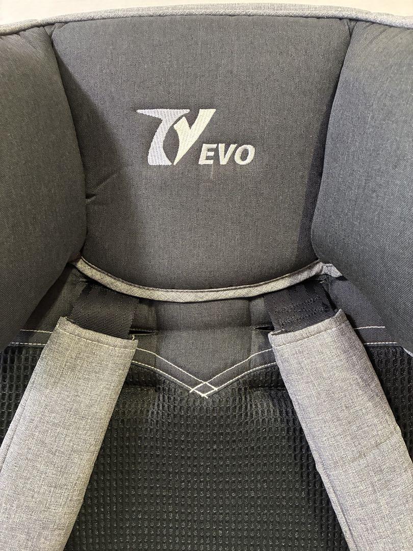 日本育児　EVOL チャイルドシート グレー