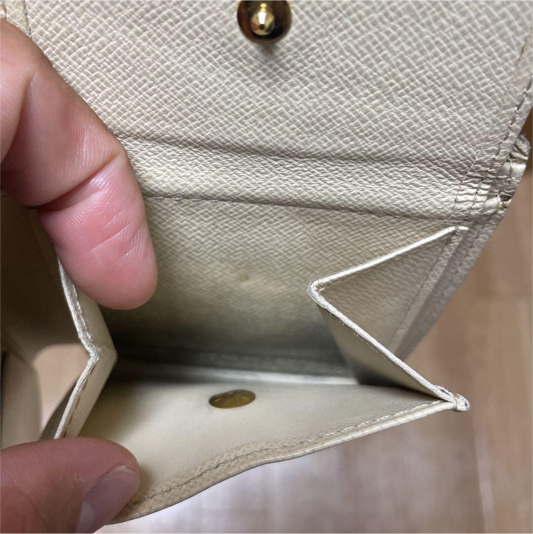 ルイヴィトン 二つ折り財布 ダミエ 白