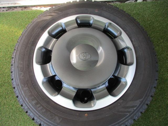 トヨタ純正 シエンタ 185/65R15 スタッドレスタイヤSET BSY15Y 画像3