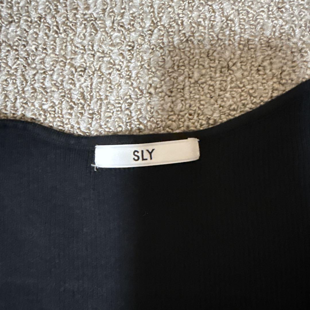 SLY 完売商品　リボン付きダークグレーリブ編みトップス SLY | FRONT HOOK MOLE YARN トップス (ニット ) |SHEL'TTER