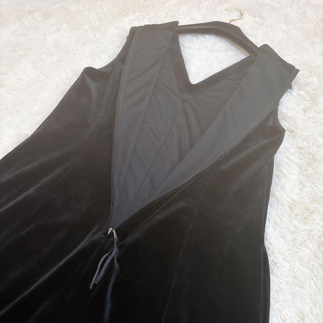 未使用級 ✨フォクシー 42サイズ ベロアAラインワンピース Vネック ブラック 美品☆フォクシー 42サイズ ベロアAラインワンピース Vネック