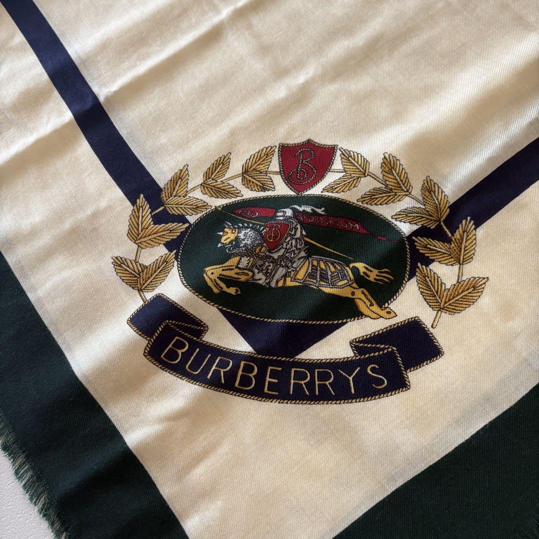 新発売 新商品 極美品 Burberry 正方形 大判スカーフ 馬柄 緑×オフホワイト 小物