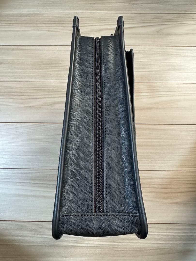 超美品✨2wayビジネスバッグ ブラック 合成皮革 超美品✨2wayビジネスバッグ ブラック 合成皮革