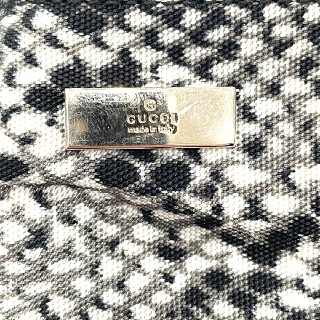 格安新品  Y411-478 GUCCIグッチ リストポーチ パイソン柄 ブラック バッグ