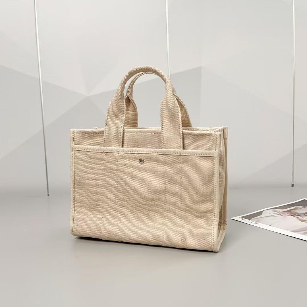 未使用　COACH　ベージュ レザー トートバッグ コーチ オールレザー 大き目 トートバッグ ベージュ 良品 ワン