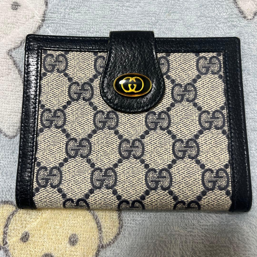 GUCCIの二つ折り財布
