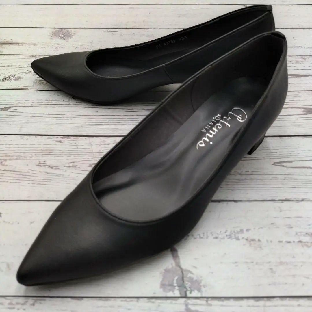 美品　DIANA　ダイアナ　23.5　パンプス　ポインテッドトゥ　黒　太ヒール