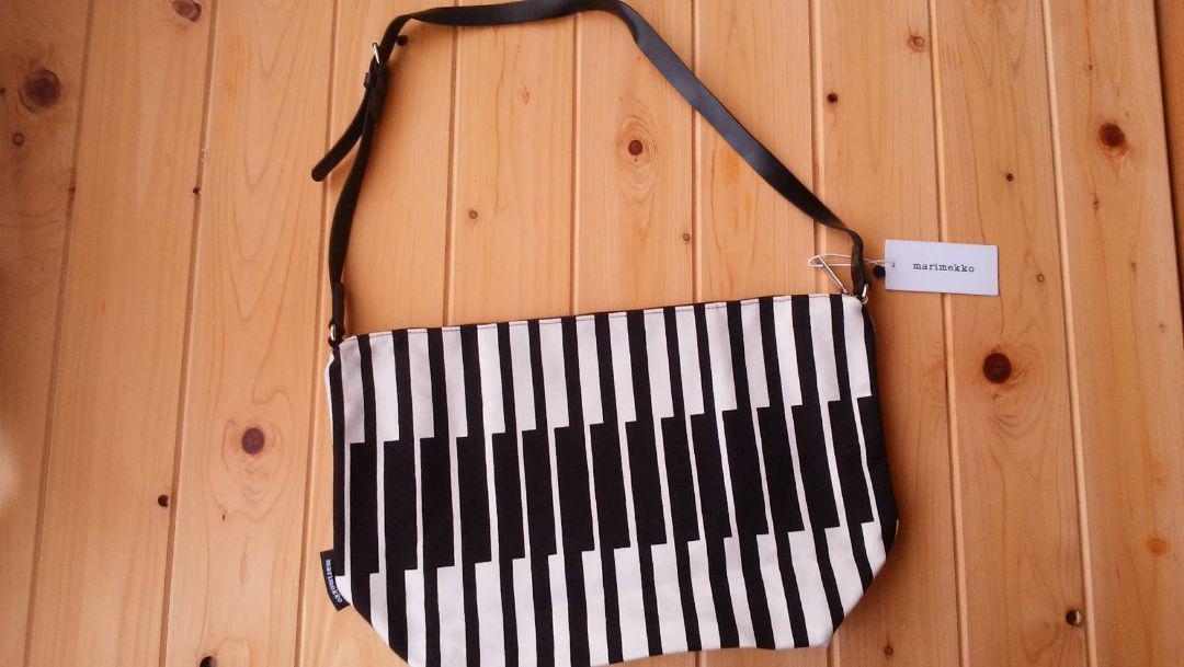 マリメッコ　marimekko TAITE　キャンバス　バッグ　革