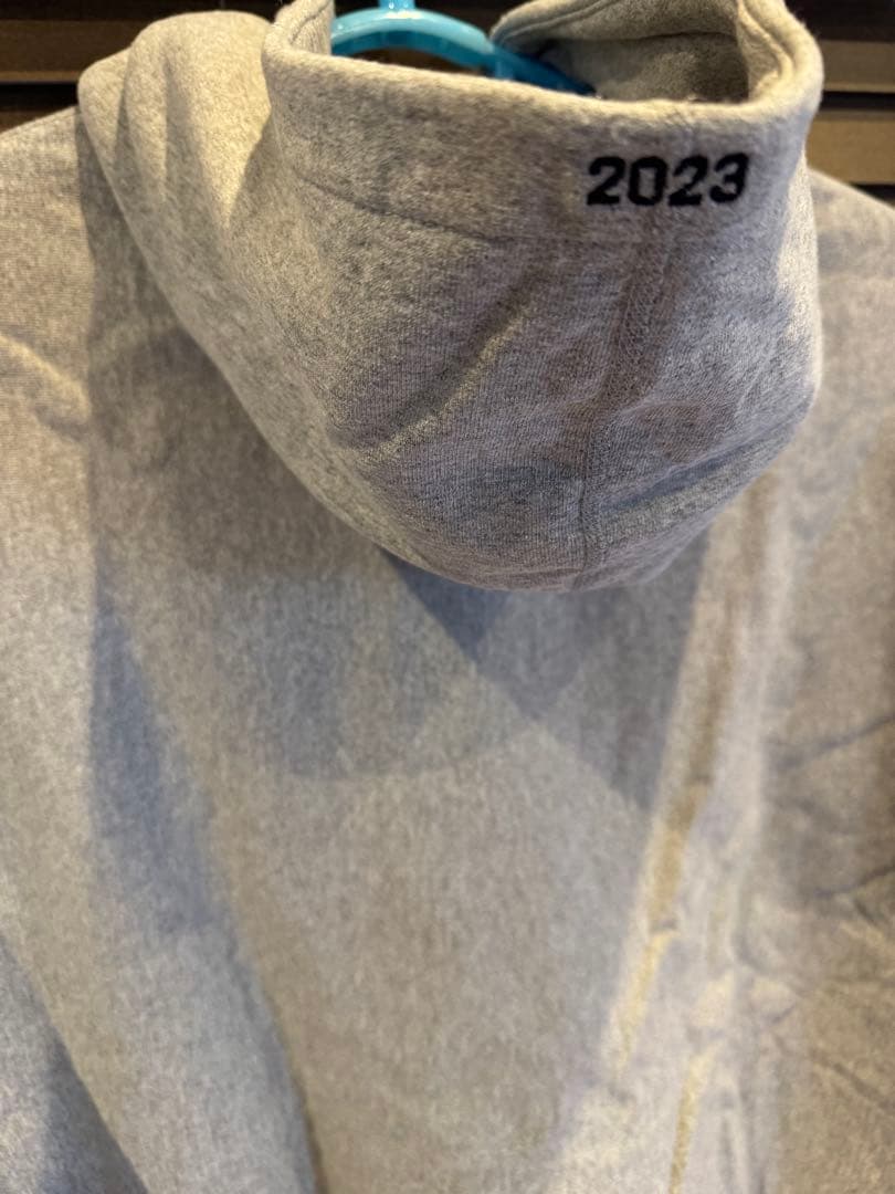 SUPREME グレー パーカー