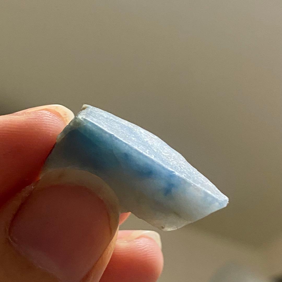 糸魚川翡翠 入りコン沢青翡翠 上質 宝石質 鮮青 群青 6.4g 糸魚川翡翠 入りコン沢青翡翠 上質 宝石質 鮮青 群青 6.4g