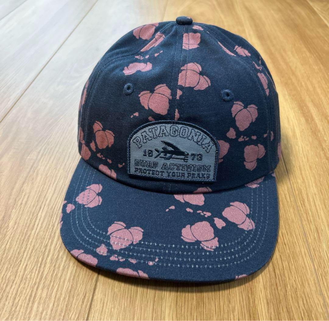 Patagonia 花柄キャップ ネイビー