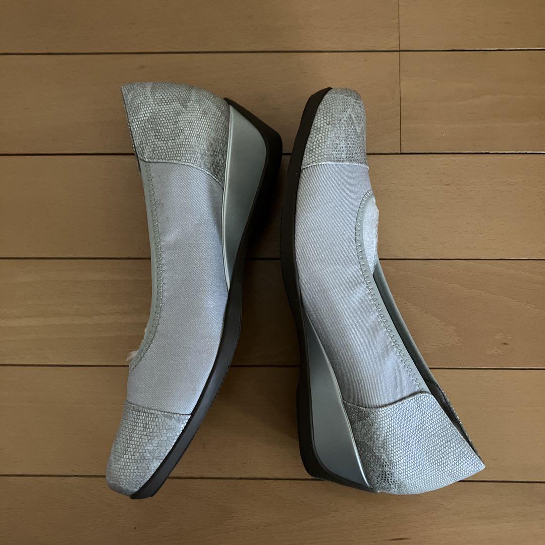 売約済み！新品fitfit＊撥水バイカラーパンプス(ライトグレー)