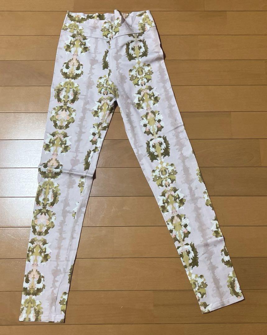 今ならほぼ即納！ ヨギーサンクチュアリ タンクトップ レギンス セット ヨガ ヨガ・ピラティス